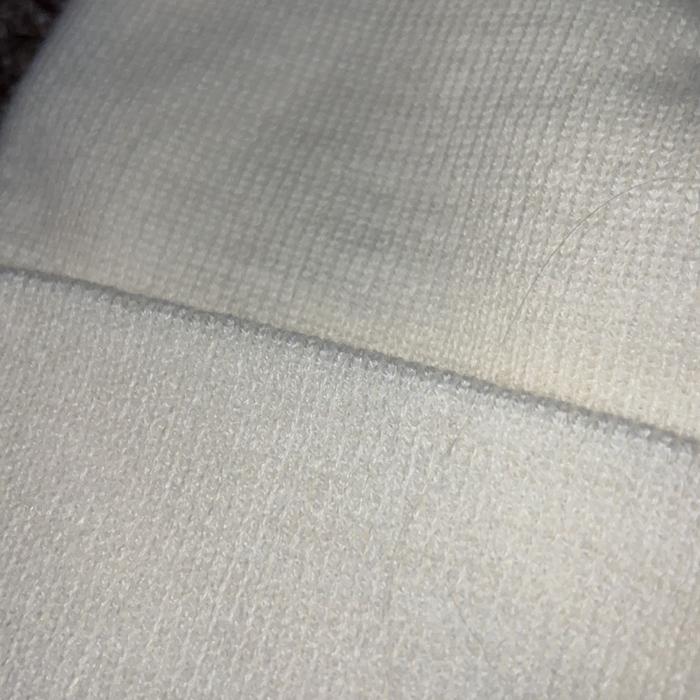 cream beanie - Picture 4 of 4